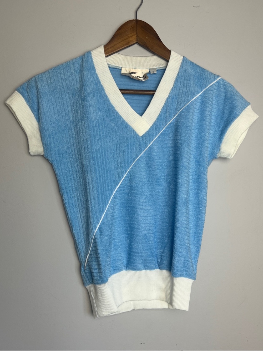 80’s Blue and White V-Neck Terrycloth leisure wear